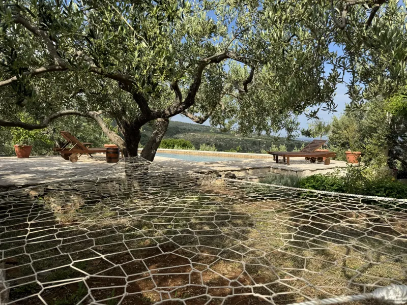 Villa Roza suspended net installation
